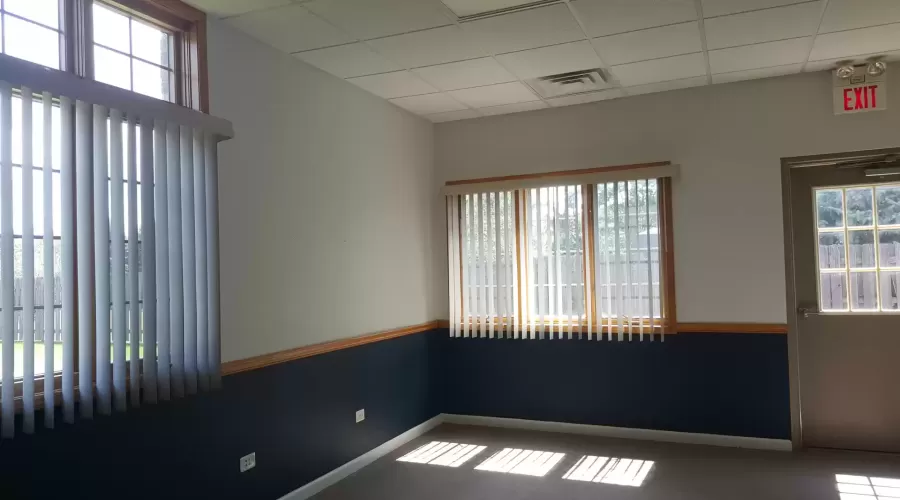 EXECUTIVE OFFICE SPACE IN RIDGEFIELD COMMONS