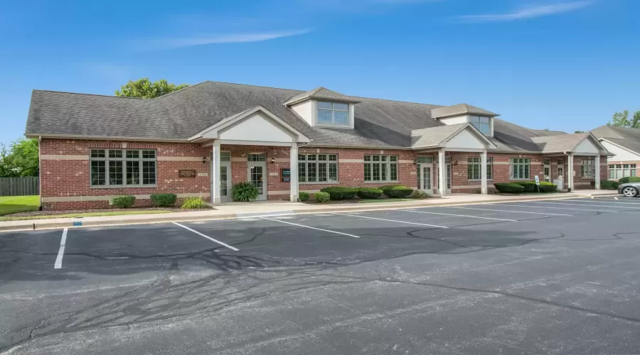 EXECUTIVE OFFICE SPACE IN RIDGEFIELD COMMONS