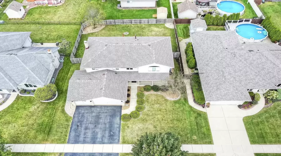 8108 Deland Court, Tinley Park, Illinois 60477, 4 Bedrooms Bedrooms, ,3 BathroomsBathrooms,Residential,For Sale,Deland,MRD12152530