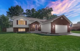 7141 Bracken Pkwy, Hobart, Indiana, 5 Bedrooms Bedrooms, ,3 BathroomsBathrooms,Residential,For Sale,Bracken,NRA809591