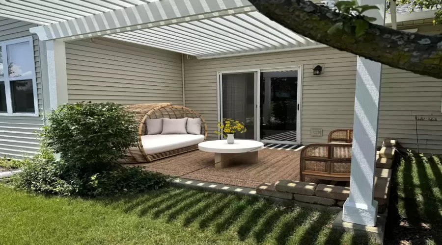 patio with pergola