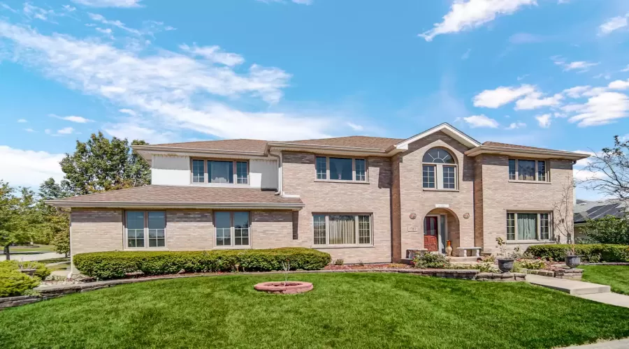 11762 Camelot Lane, Orland Park, Illinois 60467, 4 Bedrooms Bedrooms, ,3 BathroomsBathrooms,Residential,For Sale,Camelot,MRD12158266