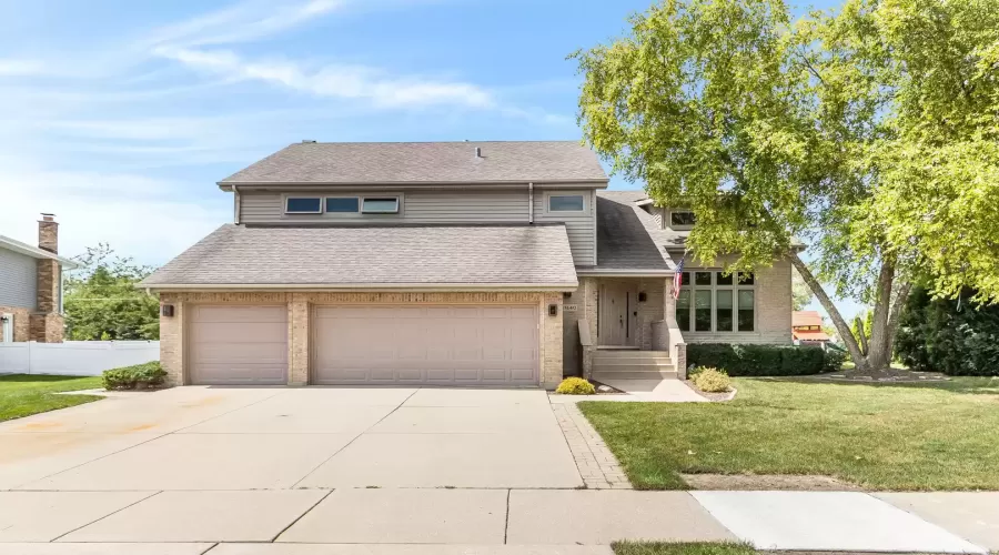 17640 lilac Lane, Tinley Park, Illinois 60477, 3 Bedrooms Bedrooms, ,4 BathroomsBathrooms,Residential,For Sale,lilac,MRD12158543