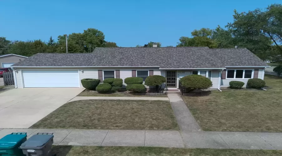 202 Belmont Drive, Romeoville, Illinois 60446, 3 Bedrooms Bedrooms, ,2 BathroomsBathrooms,Residential,For Sale,Belmont,MRD12108417