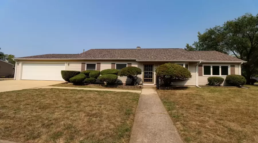 202 Belmont Drive, Romeoville, Illinois 60446, 3 Bedrooms Bedrooms, ,2 BathroomsBathrooms,Residential,For Sale,Belmont,MRD12108417