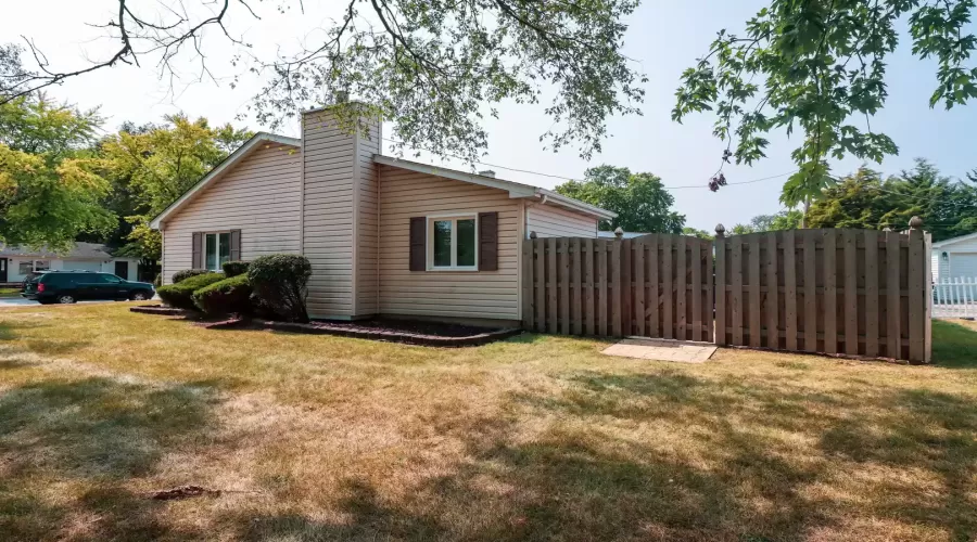 202 Belmont Drive, Romeoville, Illinois 60446, 3 Bedrooms Bedrooms, ,2 BathroomsBathrooms,Residential,For Sale,Belmont,MRD12108417