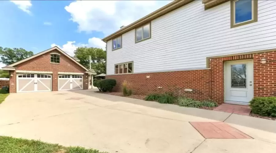 17155 Oleander Avenue, Tinley Park, Illinois 60477, 7 Bedrooms Bedrooms, ,5 BathroomsBathrooms,Residential,For Sale,Oleander,MRD12133965