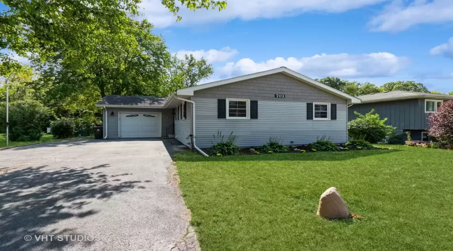 703 Maryknoll Drive, Lockport, Illinois 60441, 3 Bedrooms Bedrooms, ,3 BathroomsBathrooms,Residential,For Sale,Maryknoll,MRD12153021