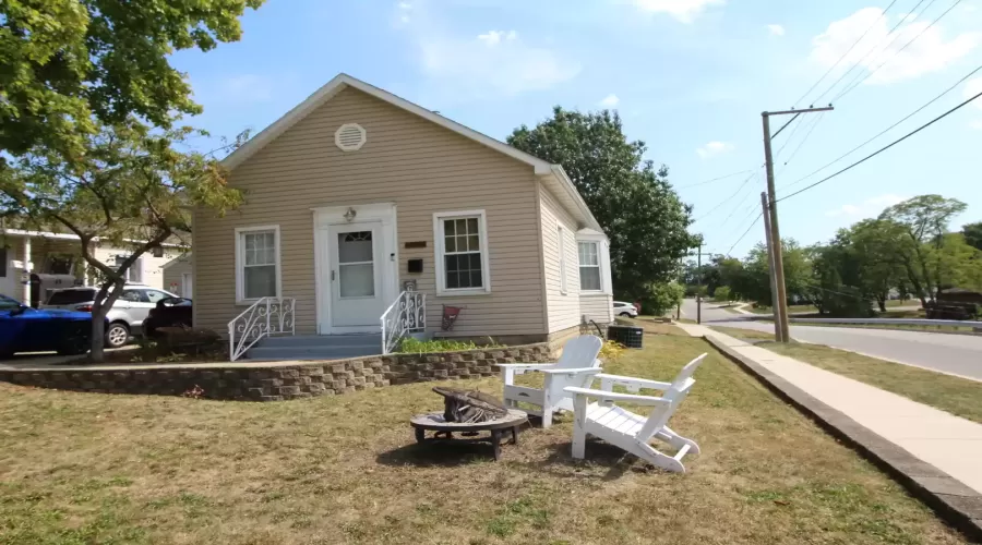 1730 Hamilton Street, Lockport, Illinois 60441, 2 Bedrooms Bedrooms, ,1 BathroomBathrooms,Residential,For Sale,Hamilton,MRD12164827