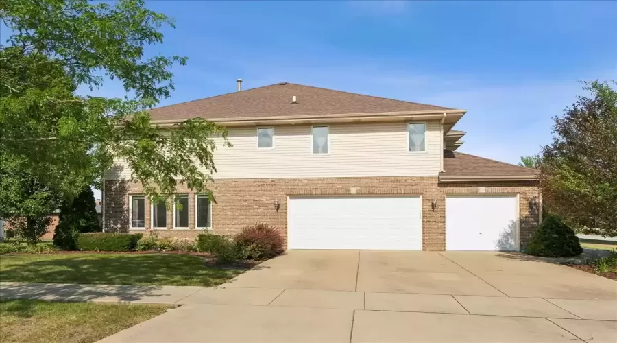 8712 Koehler Drive, Tinley Park, Illinois 60487, 4 Bedrooms Bedrooms, ,3 BathroomsBathrooms,Residential,For Sale,Koehler,MRD12167853