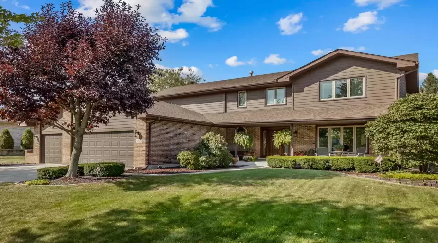 8520 Meadows Edge Trail, Tinley Park, Illinois 60487, 4 Bedrooms Bedrooms, ,3 BathroomsBathrooms,Residential,For Sale,Meadows Edge,MRD12150761