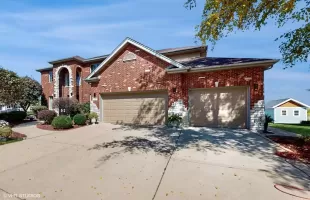 7324 Blackhawk Drive, Tinley Park, Illinois 60487, 5 Bedrooms Bedrooms, ,3 BathroomsBathrooms,Residential,For Sale,Blackhawk,MRD12157951