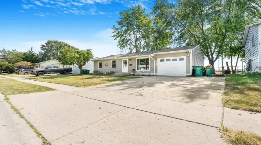 219 Tallman Avenue, Romeoville, Illinois 60446, 3 Bedrooms Bedrooms, ,1 BathroomBathrooms,Residential,For Sale,Tallman,MRD12169458