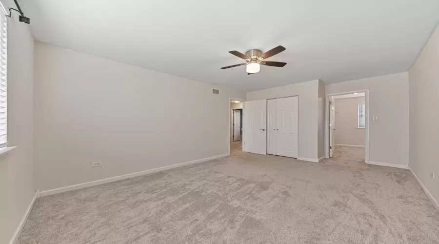 18430 Zurich Lane, Tinley Park, Illinois 60477, 2 Bedrooms Bedrooms, ,2 BathroomsBathrooms,Residential,For Sale,Zurich,MRD12172906