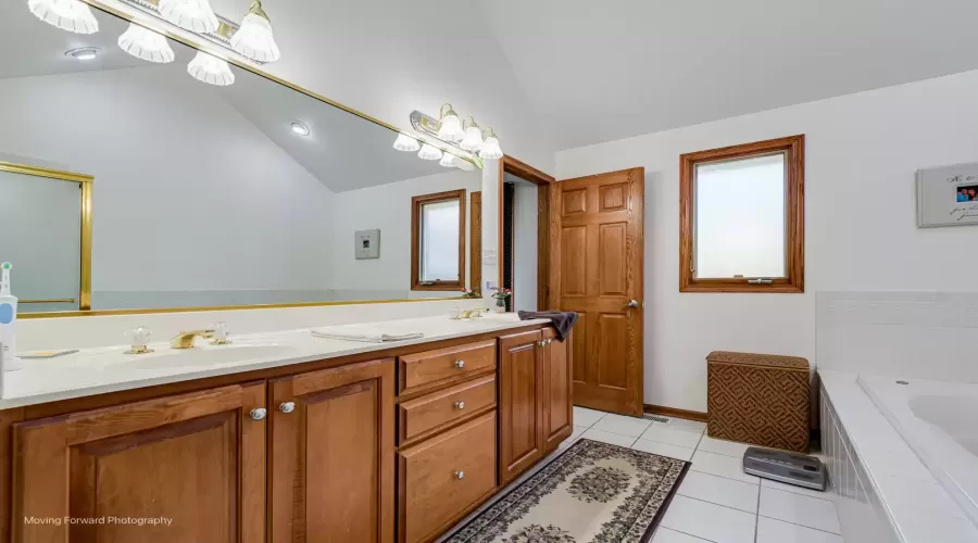 17600 San Bernardino Drive, Orland Park, Illinois 60467, 3 Bedrooms Bedrooms, ,4 BathroomsBathrooms,Residential,For Sale,San Bernardino,MRD12168432