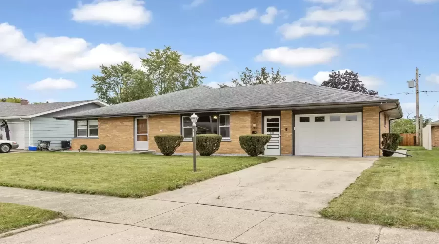 609 2nd Street, Lockport, Illinois 60441, 3 Bedrooms Bedrooms, ,1 BathroomBathrooms,Residential,For Sale,2nd,MRD12176217