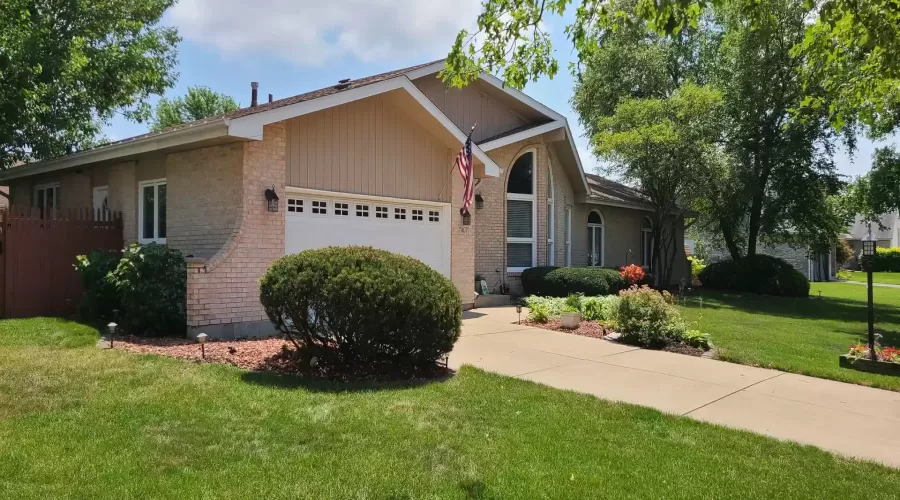 7407 Quail Circle, Frankfort, Illinois 60423, 3 Bedrooms Bedrooms, ,4 BathroomsBathrooms,Residential,For Sale,Quail,MRD12174163