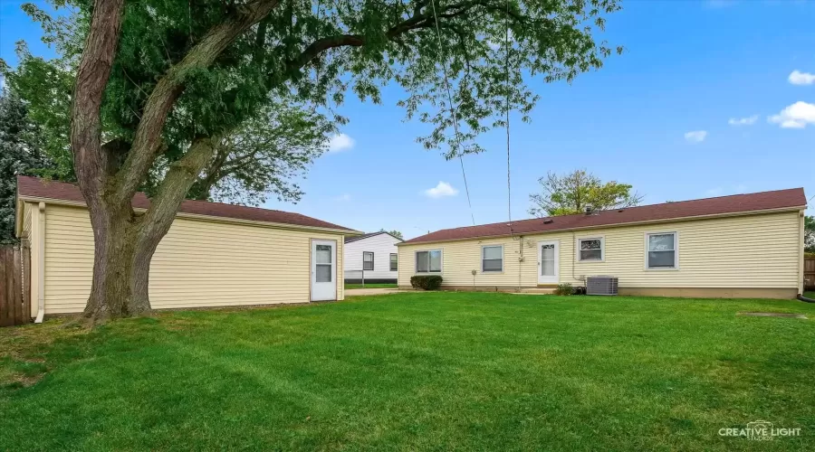 407 Fenton Avenue, Romeoville, Illinois 60446, 3 Bedrooms Bedrooms, ,2 BathroomsBathrooms,Residential,For Sale,Fenton,MRD12177218