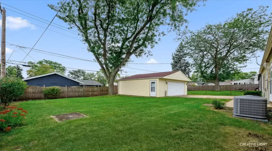 407 Fenton Avenue, Romeoville, Illinois 60446, 3 Bedrooms Bedrooms, ,2 BathroomsBathrooms,Residential,For Sale,Fenton,MRD12177218