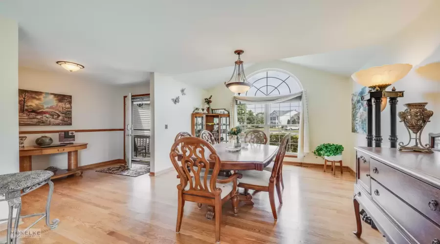 2nd floor loft with amazing views of the backyard.