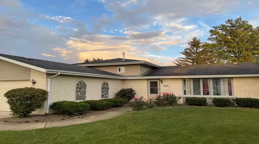 15315 Saint Andrews Drive, Orland Park, Illinois 60462, 3 Bedrooms Bedrooms, ,3 BathroomsBathrooms,Residential Lease,For Rent,Saint Andrews,MRD12179252