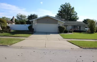 15315 Saint Andrews Drive, Orland Park, Illinois 60462, 3 Bedrooms Bedrooms, ,3 BathroomsBathrooms,Residential Lease,For Rent,Saint Andrews,MRD12179252