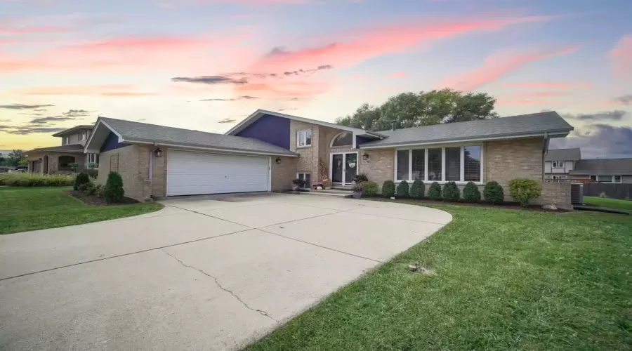 19718 Swanberg Lane, Mokena, Illinois 60448, 4 Bedrooms Bedrooms, ,3 BathroomsBathrooms,Residential,For Sale,Swanberg,MRD12174983