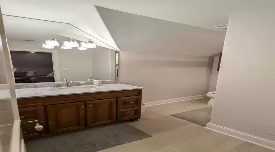 3RD FLOOR BATHROOM