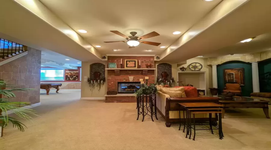 BASEMENT FAMILY ROOM