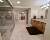 BASEMENT ENSUITE/SHARED BATH