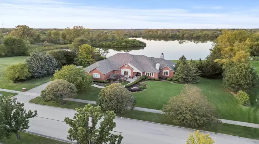 11712 Country Pond Drive, Mokena, Illinois 60448, 4 Bedrooms Bedrooms, ,4 BathroomsBathrooms,Residential,For Sale,Country Pond,MRD12179884