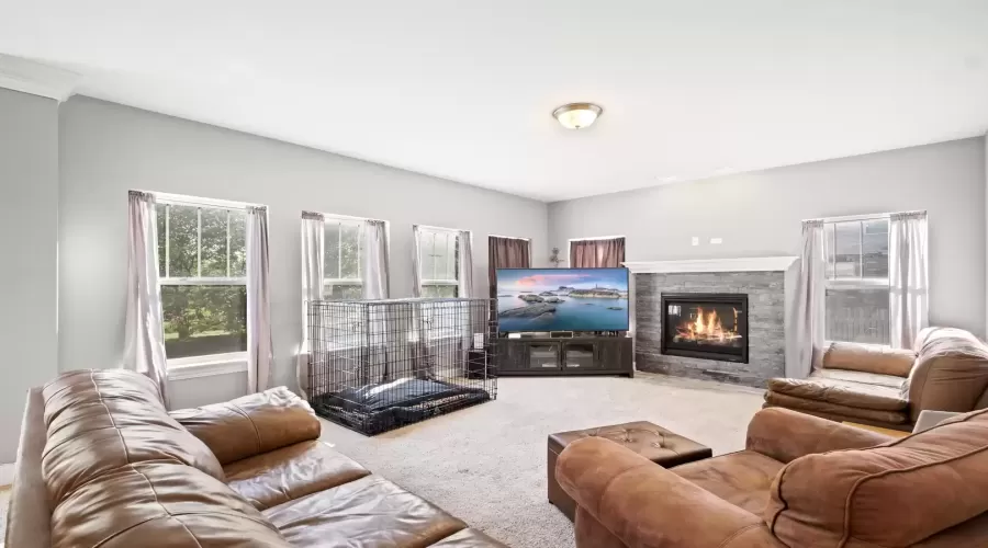 Living room with Fireplace