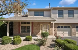 9323 Bradford Lane, Orland Park, Illinois 60462, 2 Bedrooms Bedrooms, ,2 BathroomsBathrooms,Residential,For Sale,Bradford,MRD12180886