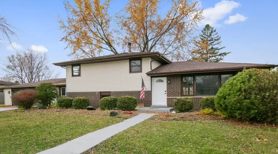 6609 180th Street, Tinley Park, Illinois 60477, 3 Bedrooms Bedrooms, ,2 BathroomsBathrooms,Residential,For Sale,180th,MRD12175983