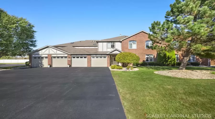 6222 Misty Pines Drive, Tinley Park, Illinois 60477, 2 Bedrooms Bedrooms, ,2 BathroomsBathrooms,Residential,For Sale,Misty Pines,MRD12185814