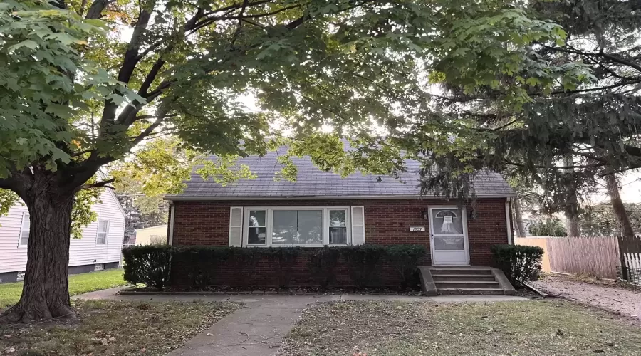 1307 Highland Avenue, Joliet, Illinois 60435, 3 Bedrooms Bedrooms, ,1 BathroomBathrooms,Residential Lease,For Rent,Highland,MRD12186940