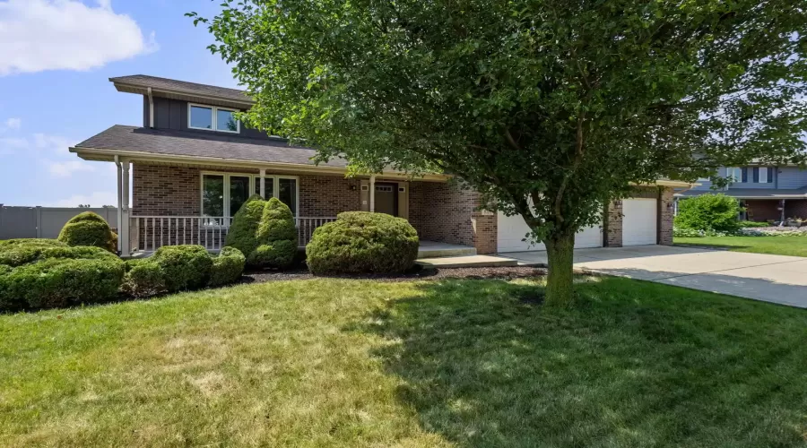 8707 Fairfield Lane, Tinley Park, Illinois 60487, 5 Bedrooms Bedrooms, ,3 BathroomsBathrooms,Residential,For Sale,Fairfield,MRD12187118