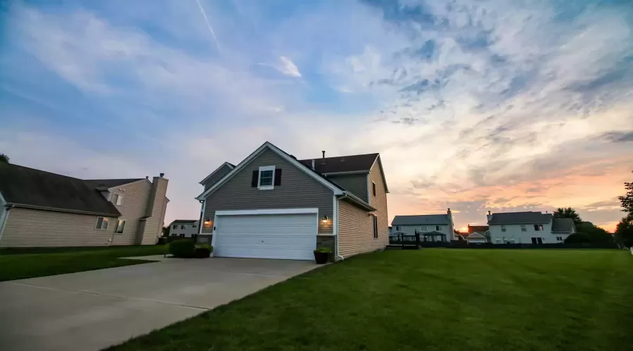 703 Winterberry Drive, Joliet, Illinois 60431, 4 Bedrooms Bedrooms, ,3 BathroomsBathrooms,Residential,For Sale,Winterberry,MRD12189421