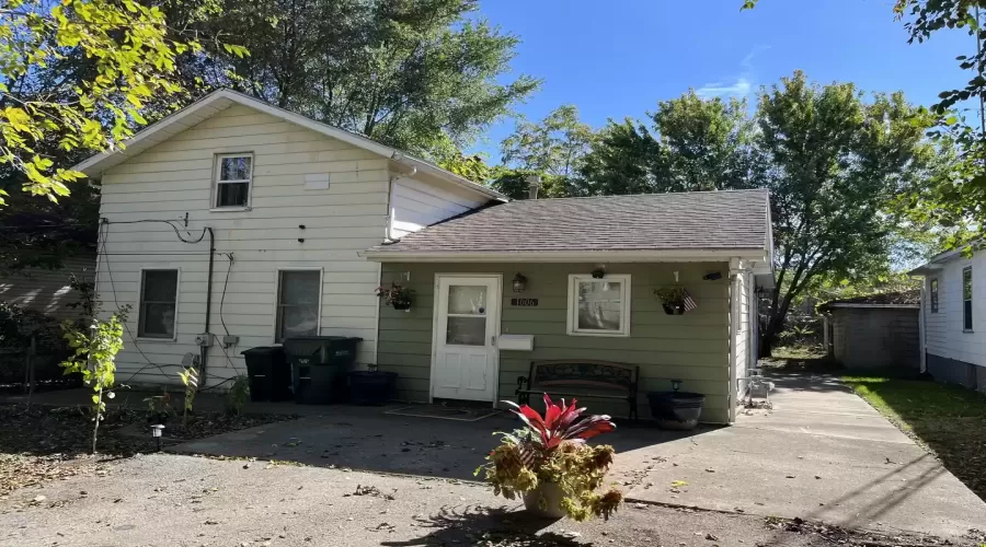 1006 Clinton Street, Joliet, Illinois 60432, 2 Bedrooms Bedrooms, ,1 BathroomBathrooms,Residential,For Sale,Clinton,MRD12189836