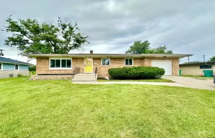 930 54th Avenue, Merrillville, Indiana, 4 Bedrooms Bedrooms, ,3 BathroomsBathrooms,Residential,For Sale,54th,NRA807481