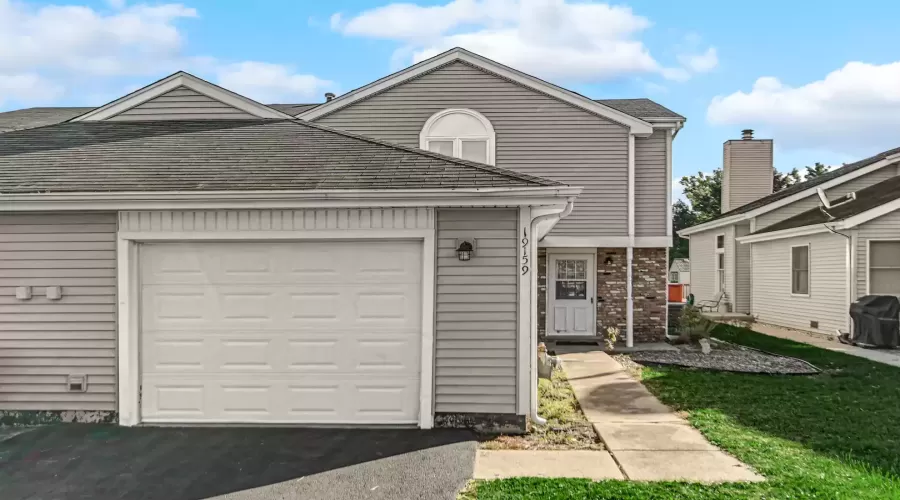 19159 Weber Road, Mokena, Illinois 60448, 3 Bedrooms Bedrooms, ,2 BathroomsBathrooms,Residential,For Sale,Weber,MRD12187869