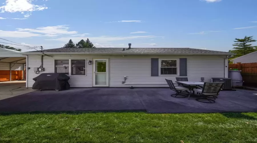 218 Gordon Avenue, Romeoville, Illinois 60446, 3 Bedrooms Bedrooms, ,1 BathroomBathrooms,Residential,For Sale,Gordon,MRD12188146