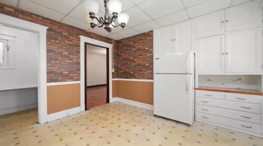 62 15th Street, Chicago Heights, Illinois 60411, 3 Bedrooms Bedrooms, ,1 BathroomBathrooms,Residential Lease,For Rent,15th,MRD12193071