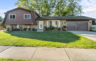 2442 Victoria Road, Schererville, Indiana, 3 Bedrooms Bedrooms, ,2 BathroomsBathrooms,Residential,For Sale,Victoria,NRA811959