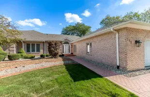 115 Saint Andrews Drive, Schererville, Indiana, 2 Bedrooms Bedrooms, ,3 BathroomsBathrooms,Residential,For Sale,Saint Andrews,NRA812034