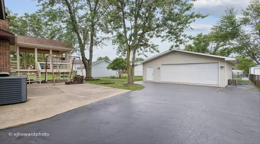 20414 Frankfort Square Road, Frankfort, Illinois 60423, 3 Bedrooms Bedrooms, ,2 BathroomsBathrooms,Residential,For Sale,Frankfort Square,MRD12196558