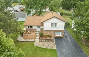 20414 Frankfort Square Road, Frankfort, Illinois 60423, 3 Bedrooms Bedrooms, ,2 BathroomsBathrooms,Residential,For Sale,Frankfort Square,MRD12196558