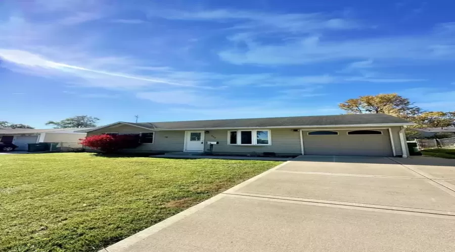 344 Hickory Avenue, Romeoville, Illinois 60446, 3 Bedrooms Bedrooms, ,1 BathroomBathrooms,Residential Lease,For Rent,Hickory,MRD12197609