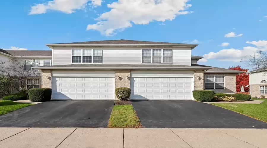 19342 Tramore Lane, Mokena, Illinois 60448, 3 Bedrooms Bedrooms, ,3 BathroomsBathrooms,Residential,For Sale,Tramore,MRD12166112