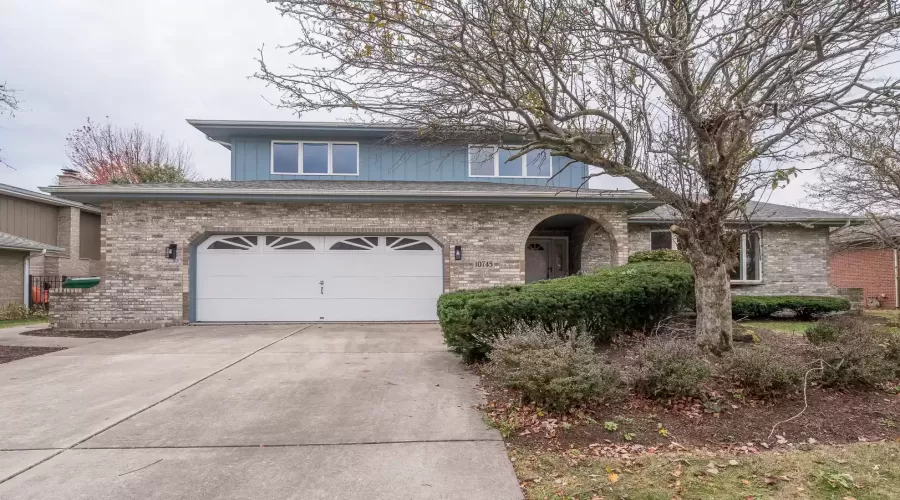 10745 Voss Drive, Orland Park, Illinois 60467, 3 Bedrooms Bedrooms, ,3 BathroomsBathrooms,Residential,For Sale,Voss,MRD12199289